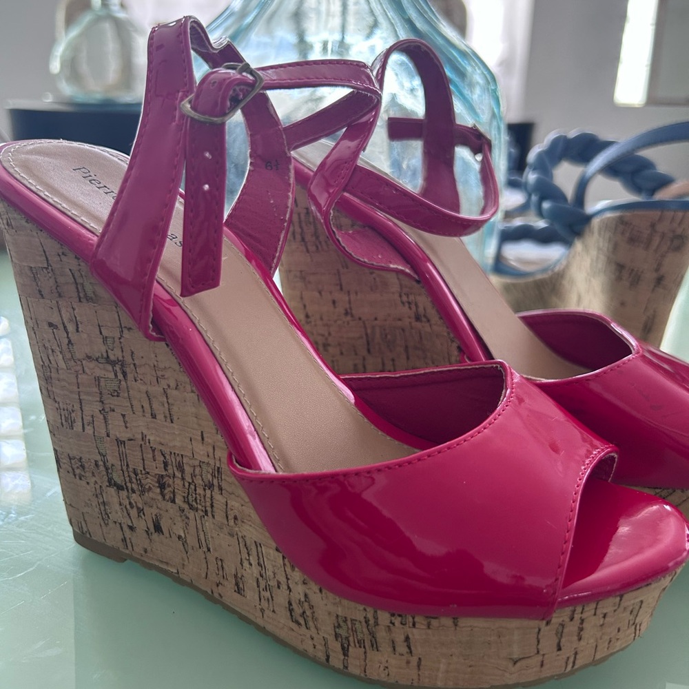 Posh red Wedge Sandals